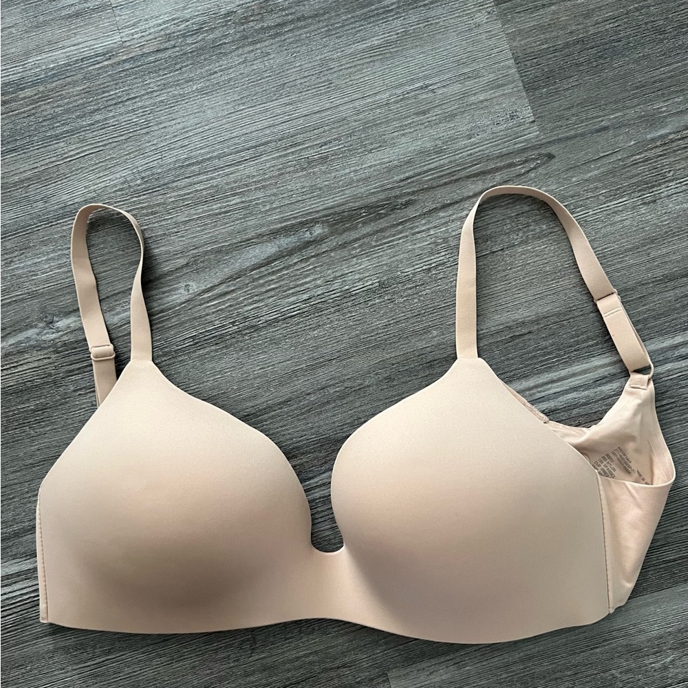Uniqlo Wireless Bra  3D Hold 34/36 B C